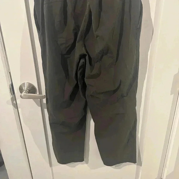 Lululemon On The Move Pant - Picture 2 of 3